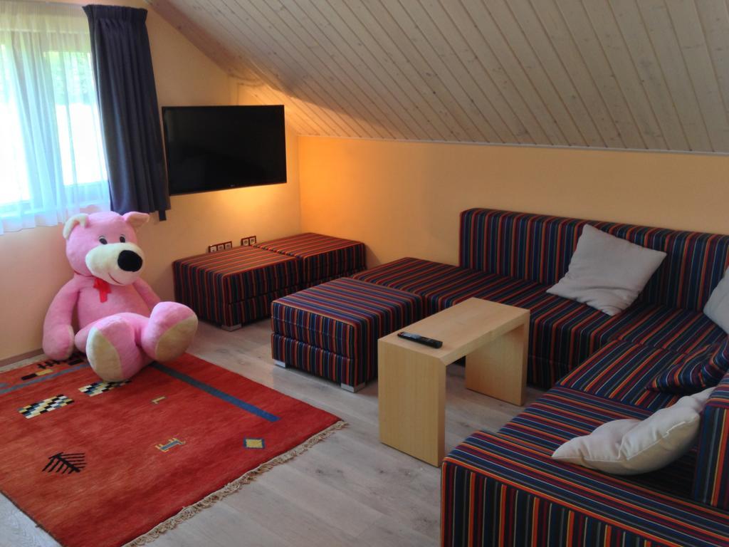 Lake View Apartments near Golf Resort Kunětická Hora, Dříteč Pardubice Habitación foto